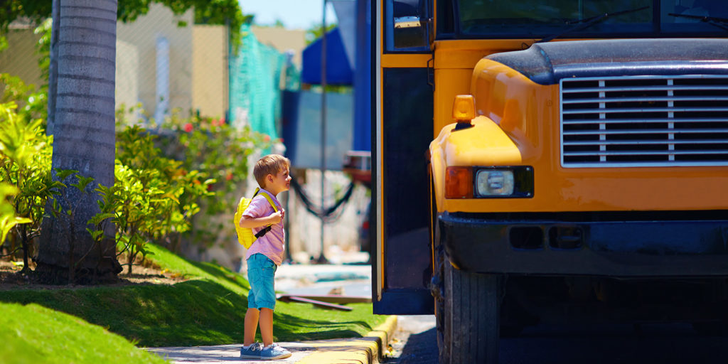 Tu colegio aún usa dispositivos GPS genéricos? Conoce los riesgos en la seguridad escolar