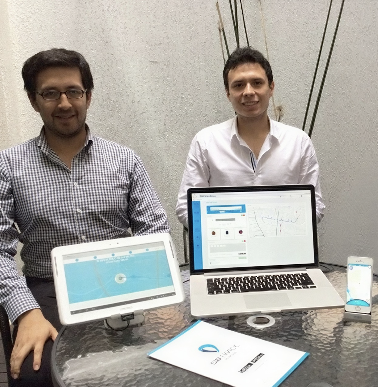Cambio de marca Ontrack Rodrigo y Arturo, fundadores de Ontrack en su lanzamiento en 2013